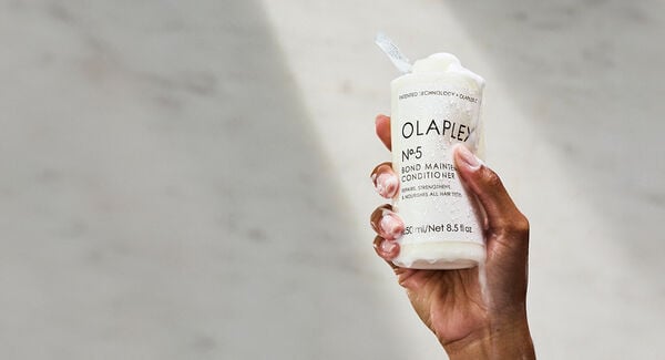 Hoe gebruik je OLAPLEX No5 Bond Maintenance™ Conditioner